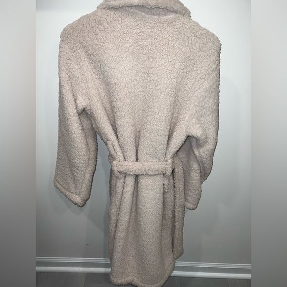 Pottery Barn Robe - Picture 3 of 4